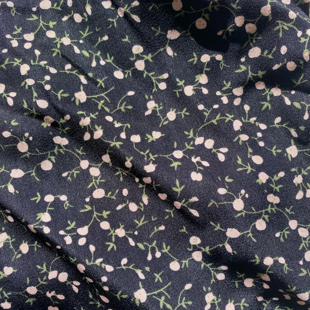 Black floral button up midi skirt - XS - Picture 2 of 2